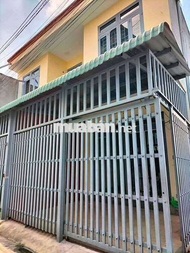 Cho thuê nhà lầu ngã ba cây lơn 2 phòng ngủ đông hòa dĩ an