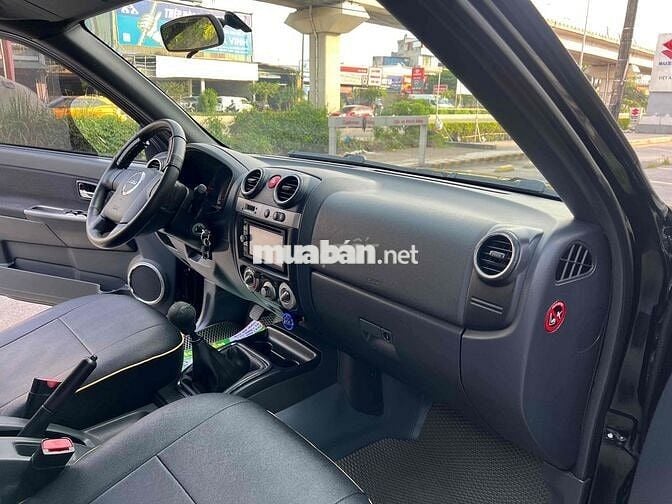 Isuzu Dmax 2011 LS 3.0 4x2 MT - 135000 km
