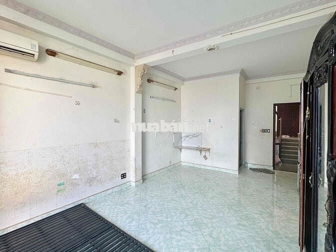 Phòng rộng 32m2 khu vực an ninh, không chung chủ