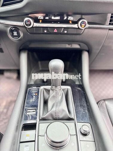 Mazda 3 2022 1.5L Luxury - 40000 km