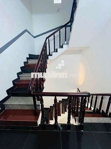 CHO THUÊ
NHÀ 2 LẦU MỚI ĐẸP - KDC LONG THỊNH
