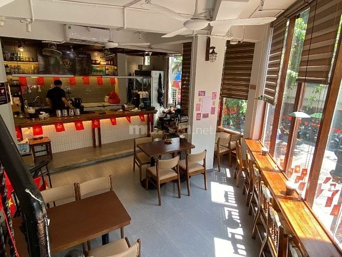 Sang Nhượng Quán Cafe Lô Góc Ngã Tư