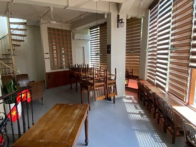 Sang Nhượng Quán Cafe Lô Góc Ngã Tư