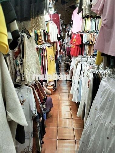 Cần chuyển nhượng/sang sạp kinh doanh quần áo tại Số 336 Hai Bà Trưng,