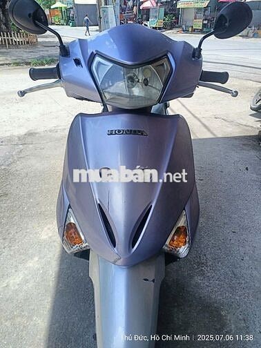 Xe hãng Honda Fi tiết kiệm xăng máy rất êm bstp
