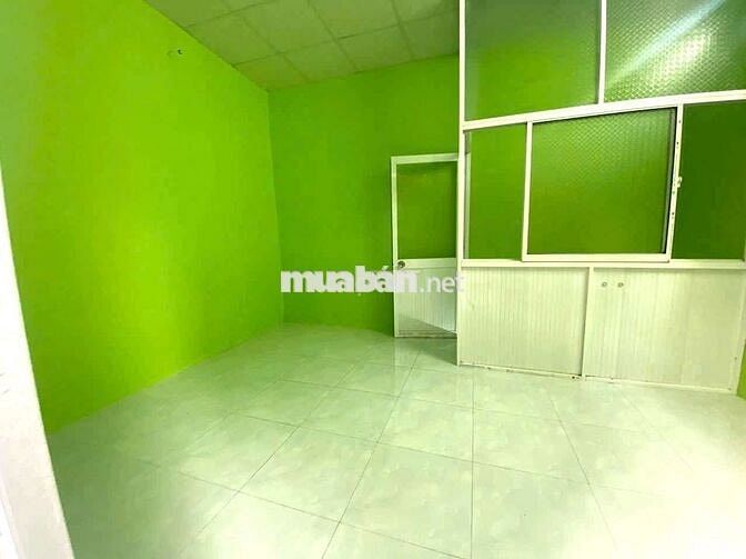Nhà cho thuê  nguyên  căn  mặt  tiền  hẻm. Bùi Minh Trực Thông xe hơi