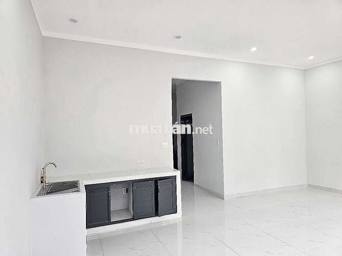 NHÀ MỚI ĐƯỜNG OTO HẺM 475 P.BỬU LONG