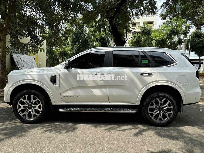 Ford Everest 2024 Titanium+ 2.0 AT 4x4 - 20000 km