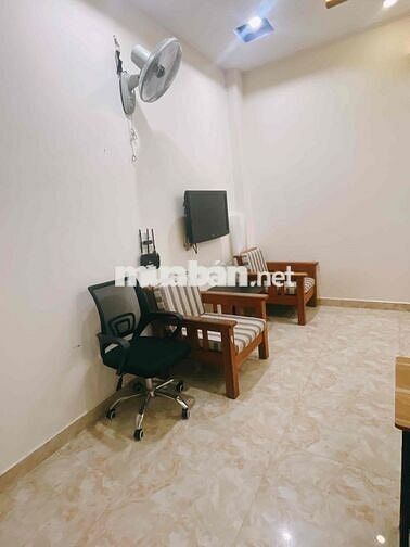 Phòng trọ gần trường UEF, đầy đủ nội thất