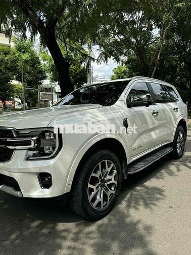 Ford Everest 2024 Titanium+ 2.0 AT 4x4 - 20000 km