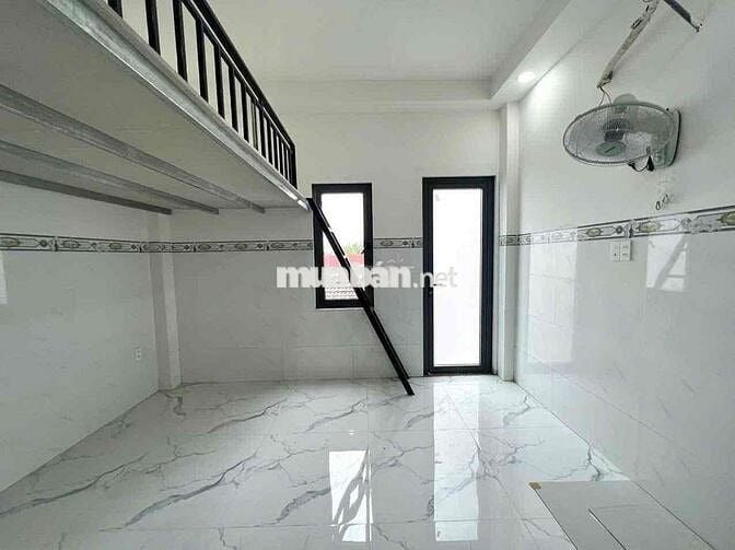 Trống 1 căn DUPLEX BAN CÔNG NGAY NGÃ TƯ THỦ ĐỨC