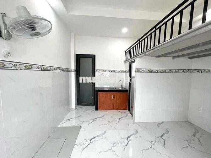 Trống 1 căn DUPLEX BAN CÔNG NGAY NGÃ TƯ THỦ ĐỨC