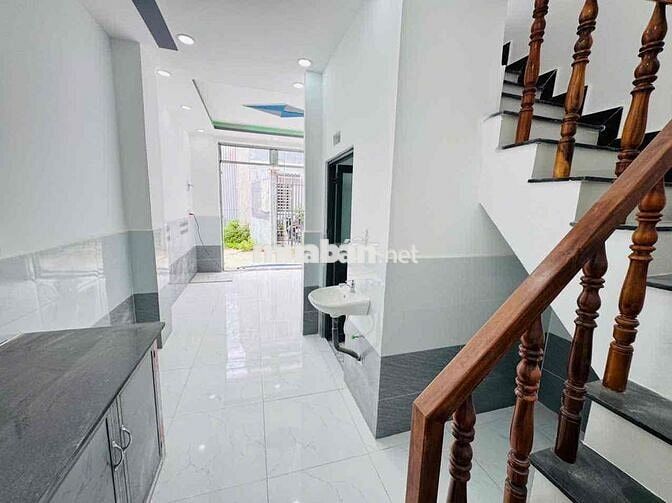 Siêu phẩm mới xây vừa hoàn thiện xong bán gấp căn nhà một lầu một trệt