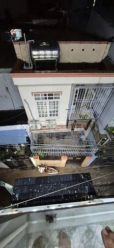 Cách MT Phạm Thế Hiển. 10 căn nhà. P5Q8. Nhà mới ở liền 4PN
