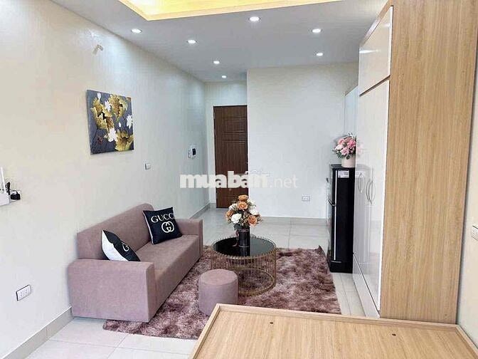 CHO THUÊ CCMN PHỐ MỄ TRÌ THƯỢNG. BAN CÔNG. THANG MÁY. GIÁ 5TR5