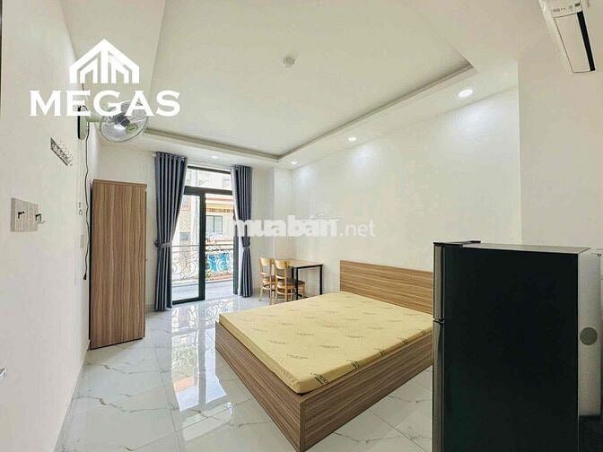 Căn Hộ Ban Công Đối Diện Etown Cộng Hoà Siêu Thoáng Đầy Đủ Tiện Nghi