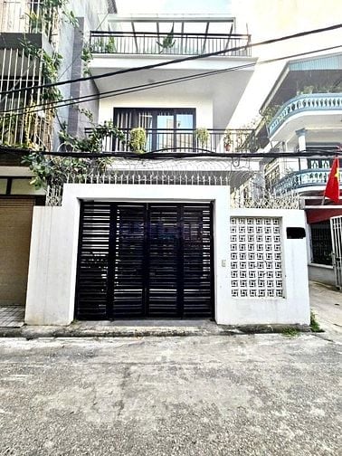 Giảm 1.5 tỷ Giá bán đất có Biệt thự sân vườn 4 tầng Thạch Bàn, Dt 110m