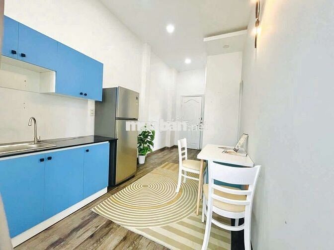 Căn hộ 2 phòng ngủ, Full NT, ngay cầu Nguyễn Văn Cừ