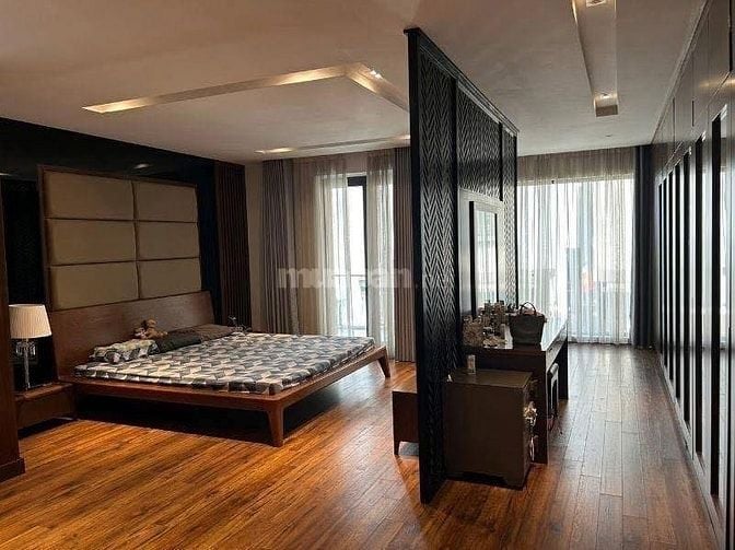 Giảm 1.5 tỷ Giá bán đất có Biệt thự sân vườn 4 tầng Thạch Bàn, Dt 110m