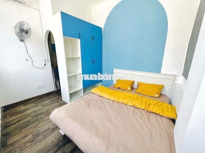 Căn hộ 2 phòng ngủ, Full NT, ngay cầu Nguyễn Văn Cừ