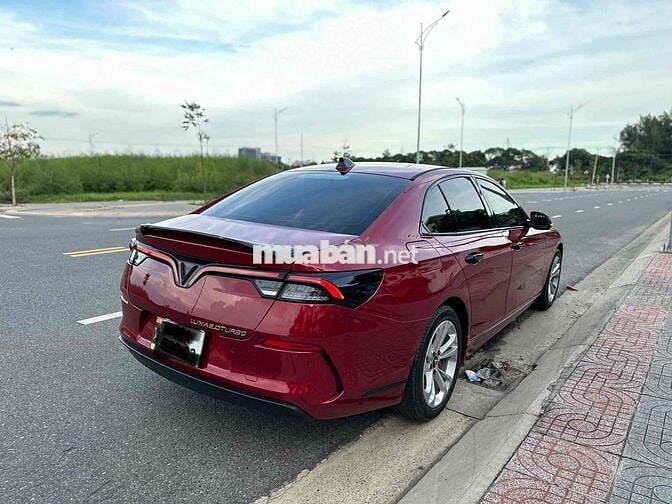 VinFast Lux A2.0 2021 2.0 AT - 55000 km