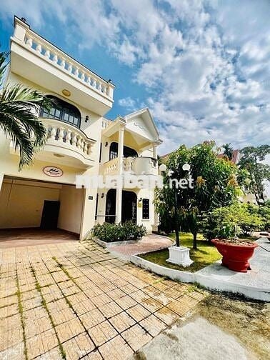 Cho Thuê Nguyên Căn Biệt Thự DT 400m2 1Trệt 2Lầu 4Pn 5Wc Gara Ôtô