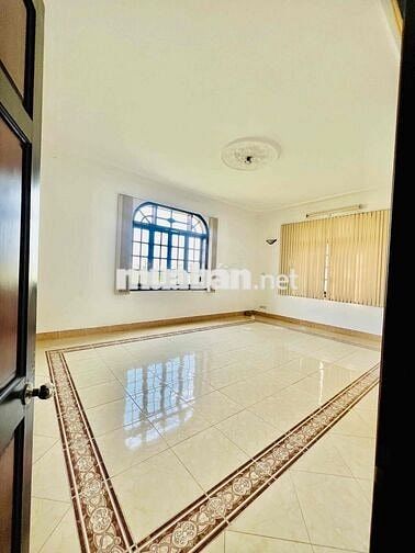 Cho Thuê Nguyên Căn Biệt Thự DT 400m2 1Trệt 2Lầu 4Pn 5Wc Gara Ôtô
