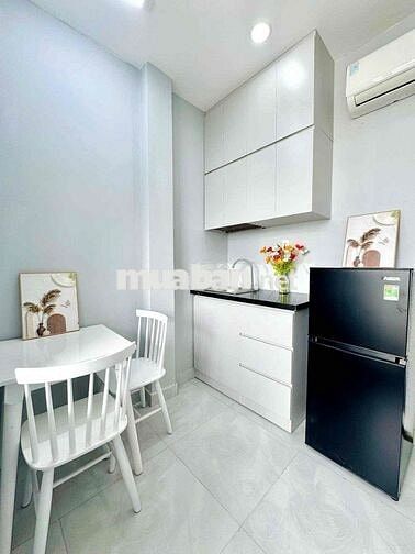 CHO THUÊ PHÒNG TÁCH BẾP - NHÀ MẶT TIỀN NGAY CẦU NGUYỄN VĂN CỪ Q1