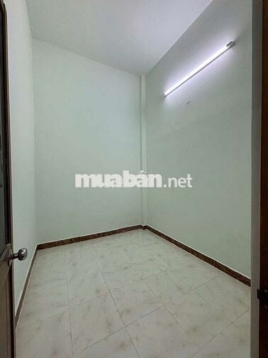 Nhà 4x20 ,2 tầng ,4pn ,hẻm thông xe tải tới cửa