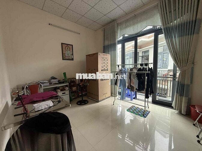 Nhà 2 tầng chính chủ đang ở cần bán