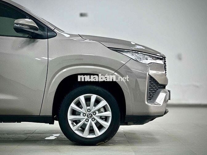 Toyota Innova 2024 Cross 2.0 CVT - 8100 km