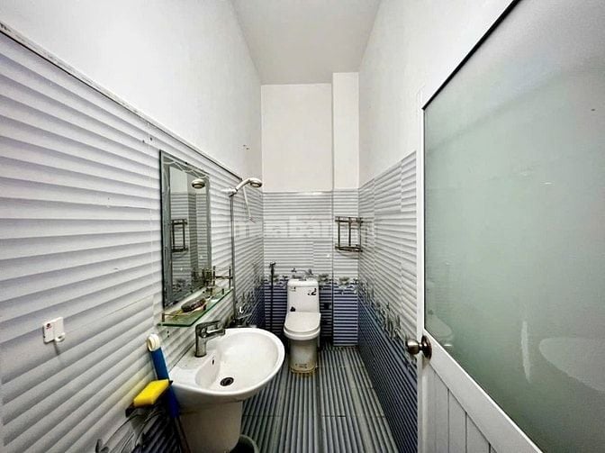 Bán Nhà Giá Rẻ Chỉ 5,7 Tỷ – Thị Trấn Nhà Bè, Đường Huỳnh Tấn Phát