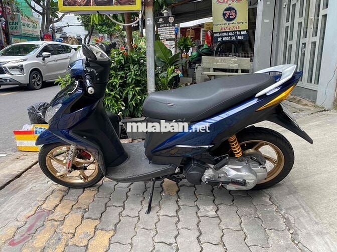 Xe tay ga Yamaha Luvias Fi 2015