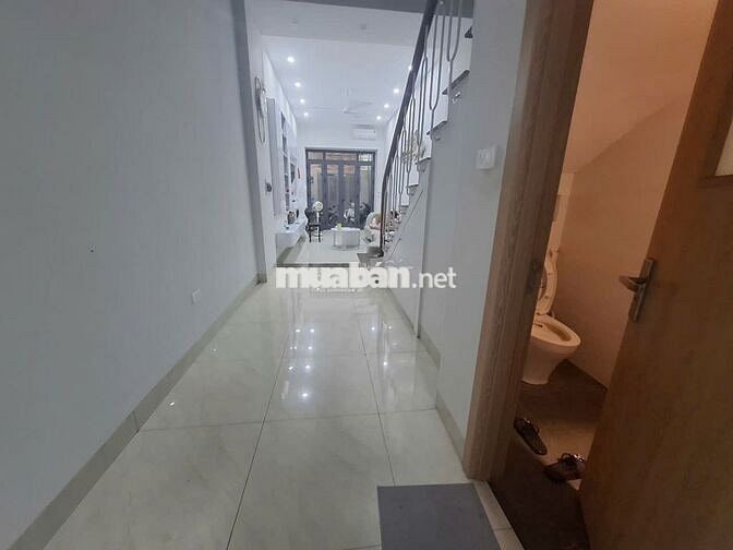 Chính chủ Bán nhà dân tự xây, kiến trúc đẹp, sát công viên 100ha