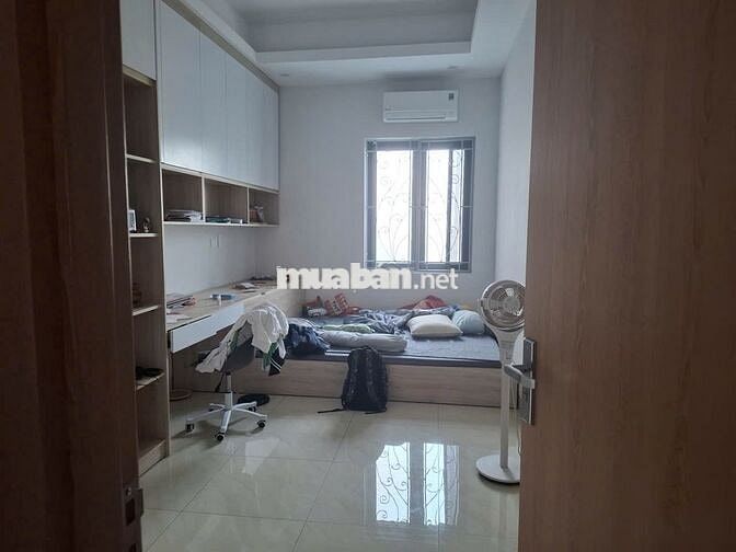 Chính chủ Bán nhà dân tự xây, kiến trúc đẹp, sát công viên 100ha