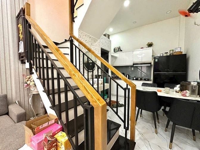 SỐC NHÀ ĐẸP-GIÁ TỐT CHỈ 2 TỶ HƠN Đ NI SƯ HUỲNH LIÊN,TÂN BÌNH,SỔ RIÊNG
