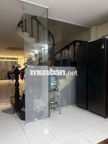 Cho thuê nhà nguyên căn đường 8m cách cộng hoà 50m.Giá:25tr/tháng