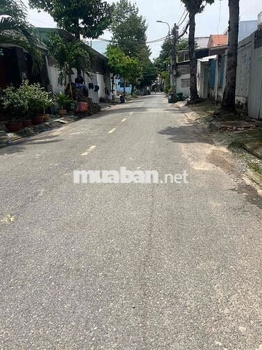 Chi thuê nhà 6 dài 23 có 1  ph 1 gác rộng hợp ở làm may , kho chứa han