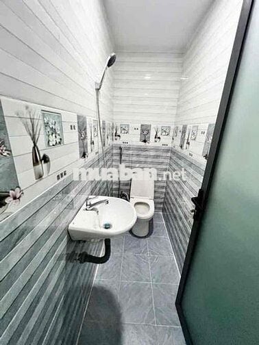 Nhà Đẹp 2 Tầng — Gần Nguyễn Sơn Bình Long Kênh Nước Đen (4.2m x 11m)