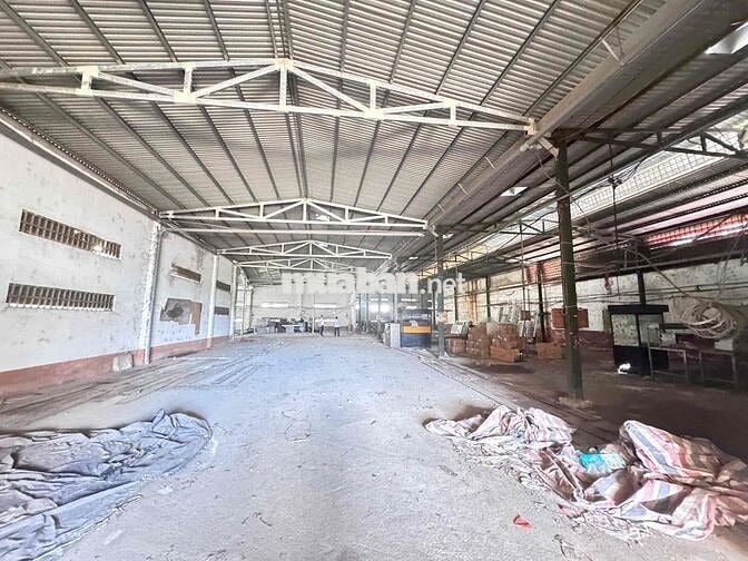 Cho Thuê Kho 2200m2 - Ngay trung tâm Tp