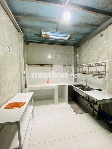 NHÀ EM CHO THUÊ NGAY ĐH SÀIGON Q.5 NGUYỄN TRÃI - HẺM OTO - 80m2(12 TR)