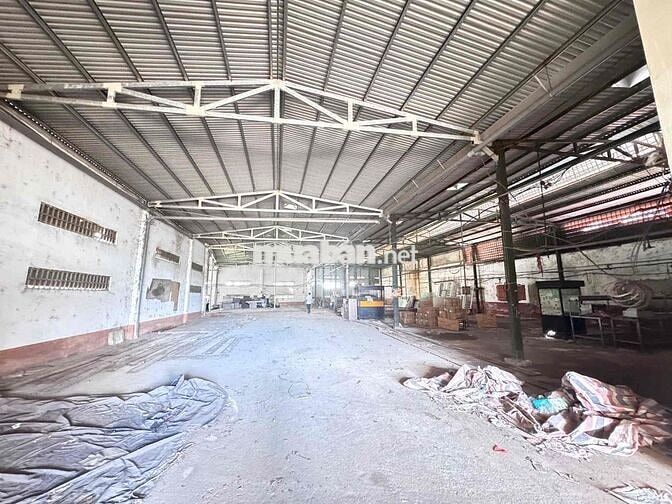 Cho Thuê Kho 2200m2 - Ngay trung tâm Tp