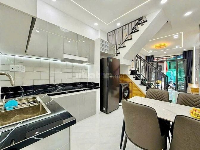 Hạ giá bán gấp căn nhà Thạch Thị Thanh - Q1 - Giá 3 tỷ 3