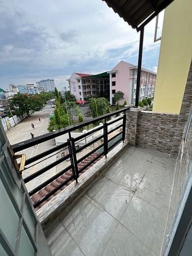 ĐOÀN VĂN BƠ   3 TẦNG NHÀ NHỎ XINH - MỚI XÁCH VALI VÀO Ở 