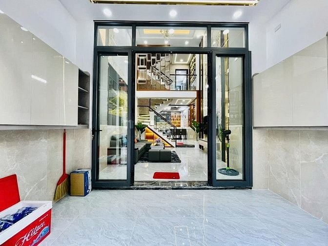 🚀 Cơ hội sở hữu nhà trung tâm Quận 10 – 4PN, 5WC, giá chỉ 4 Tỷ 850