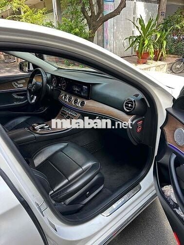 Mercedes Benz E Class 2018 E200 - 130000 km