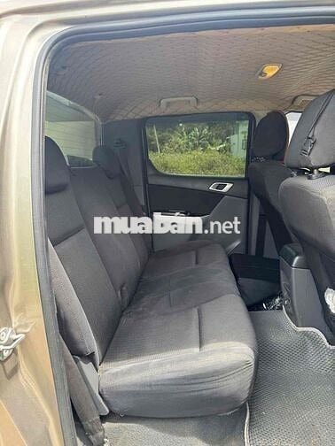 Mazda BT 50 2015 2.2L 4x4 MT xe gia đình cực đẹp