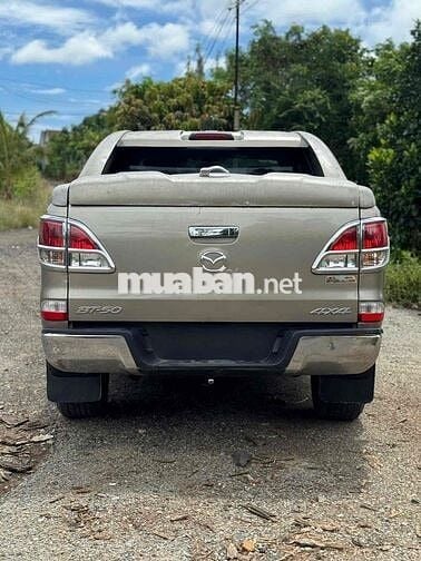 Mazda BT 50 2015 2.2L 4x4 MT xe gia đình cực đẹp