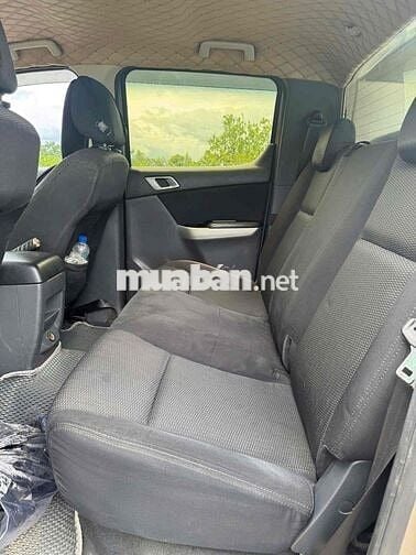 Mazda BT 50 2015 2.2L 4x4 MT xe gia đình cực đẹp