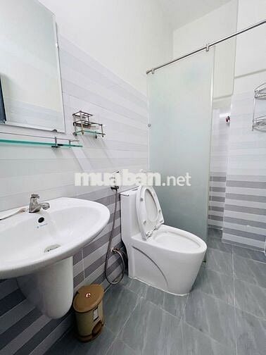 Quán ăn vặt 72m2 mặt tiền hẻm Nguyễn Ảnh Thủ, 4 phòng ngủ, Quận 12